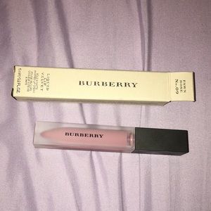 Burberry Liquid Lip in Fawn Rose